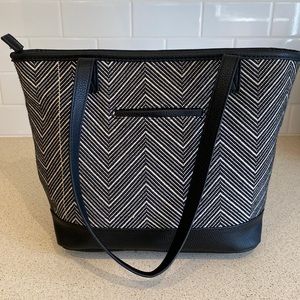 Thirty One Tote in Chevron Weave